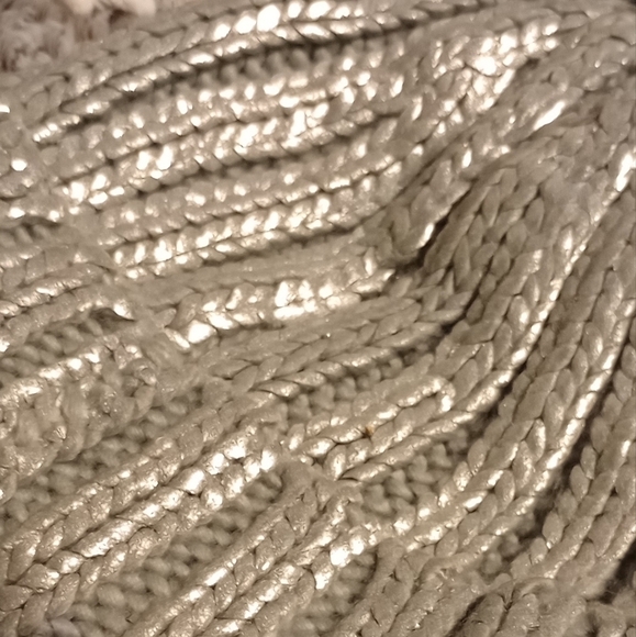 H&M Divided NWOT OSFM Silver metallic beanie - Picture 3 of 7